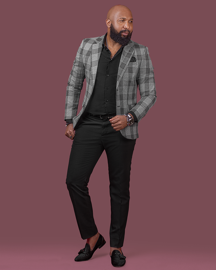 Grey blazer black shirt black pants discount